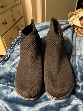 Clarks Women's Black Knit Ankle Booties
